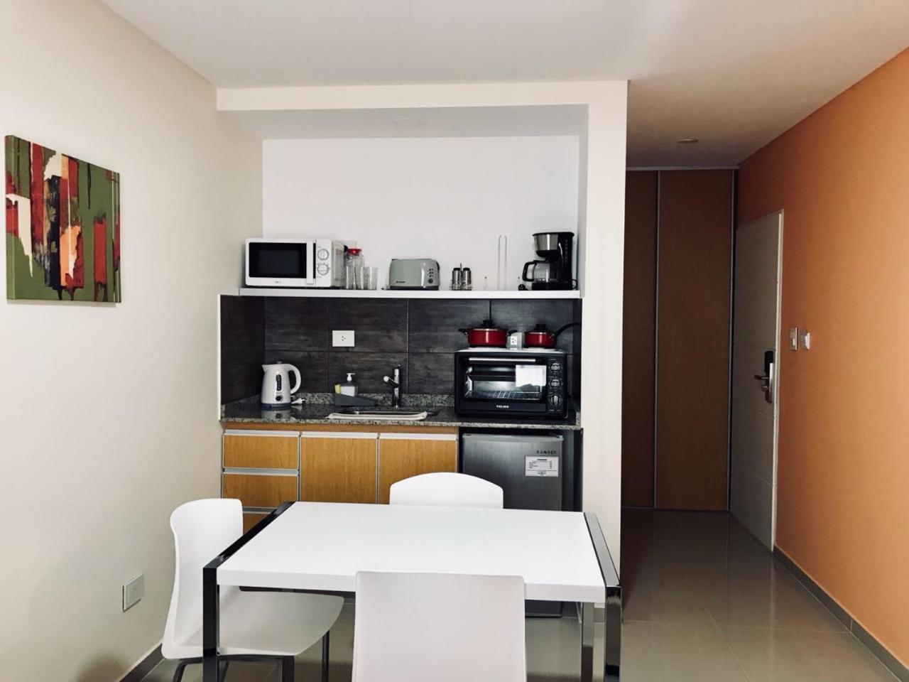 Illia 121 Apart Hotel Neuquén Екстериор снимка