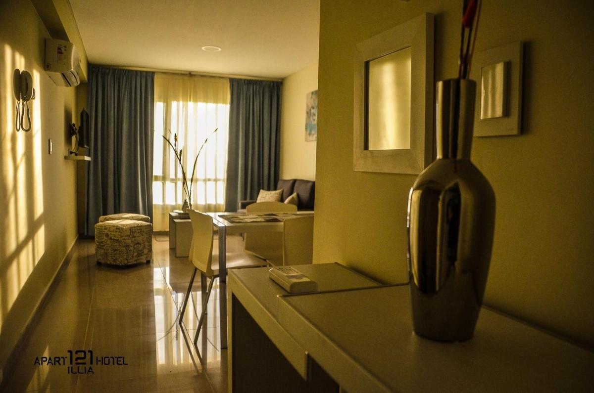 Illia 121 Apart Hotel Neuquén Екстериор снимка