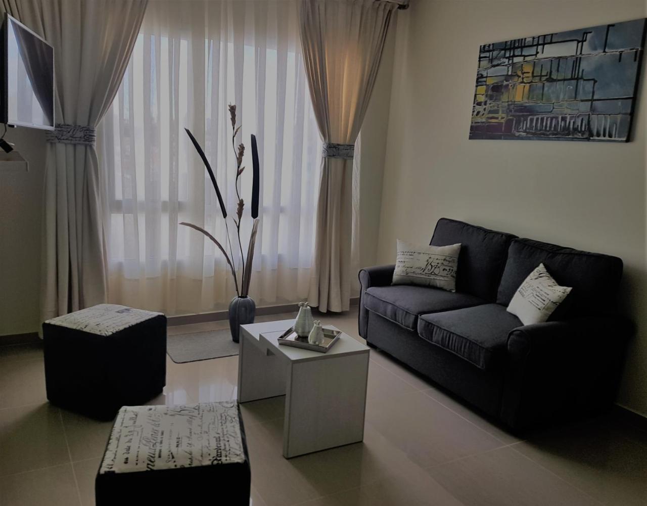 Illia 121 Apart Hotel Neuquén Екстериор снимка