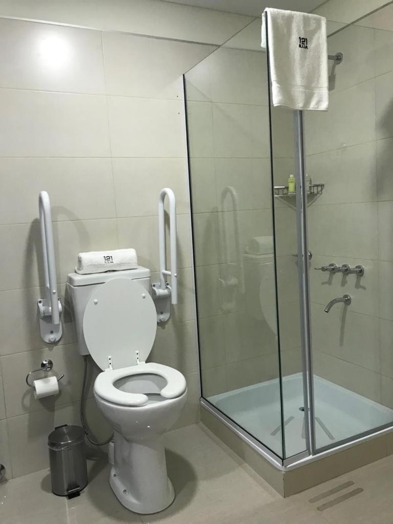 Illia 121 Apart Hotel Neuquén Екстериор снимка