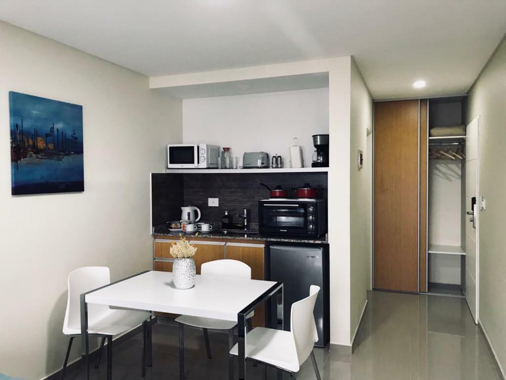 Illia 121 Apart Hotel Neuquén Екстериор снимка