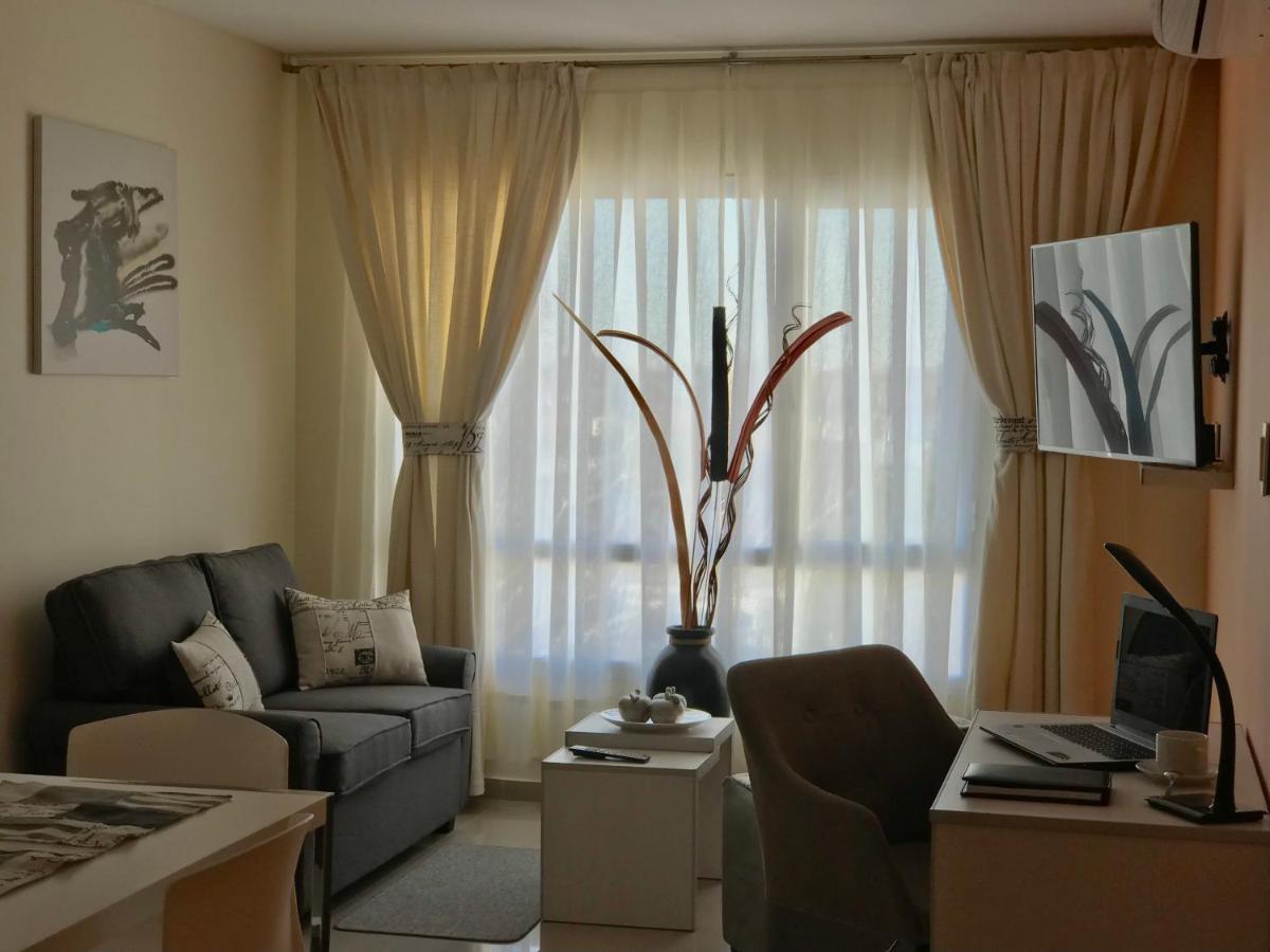Illia 121 Apart Hotel Neuquén Екстериор снимка